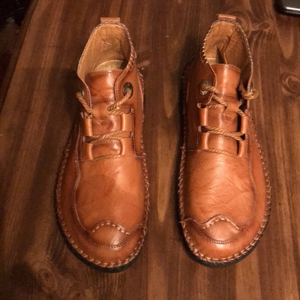 Men’s brown boot